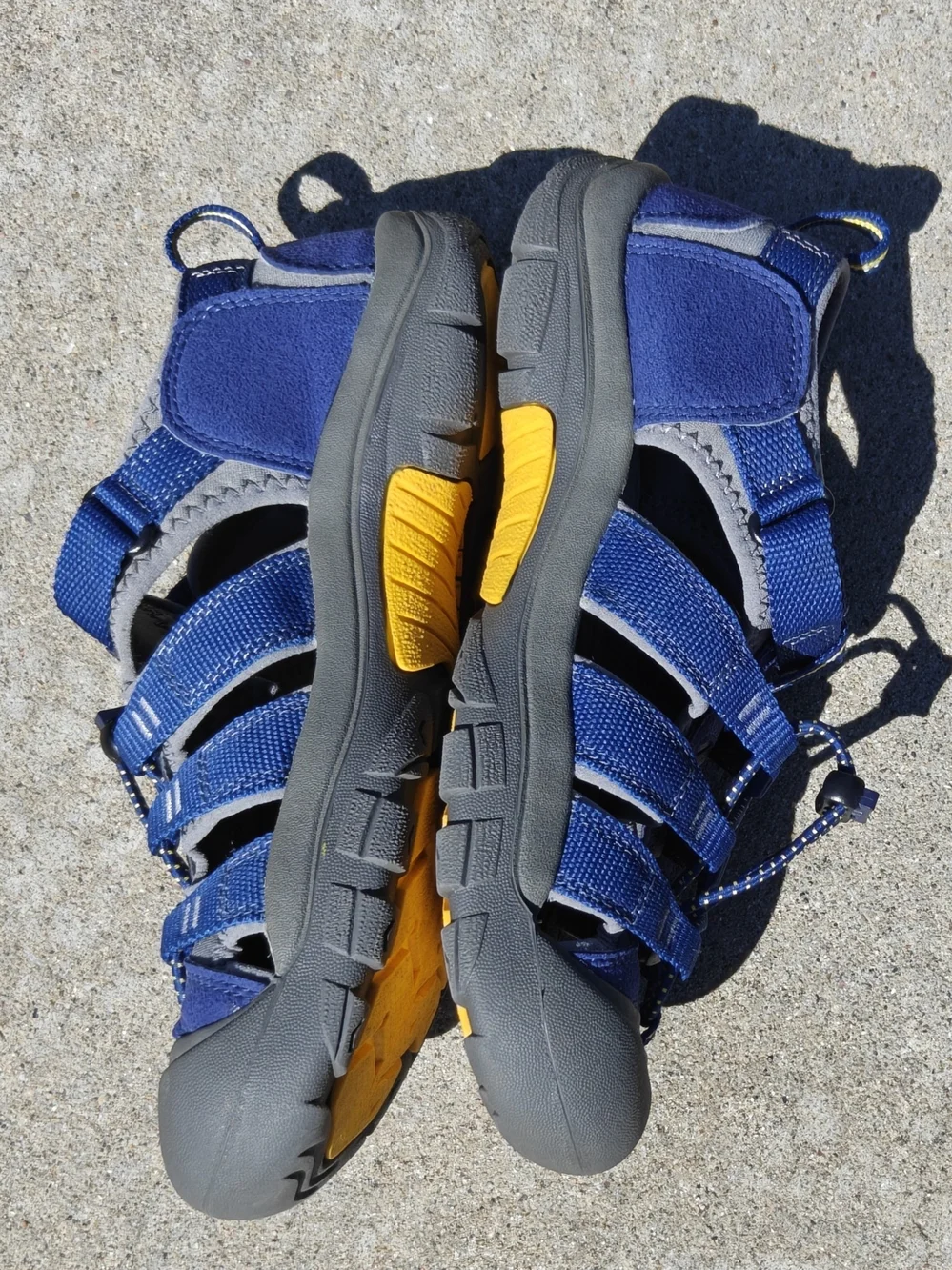 KEEN Kids Size 5 Newport H2 Blue Grey Washable Outdoor Hiking Water Sandals
